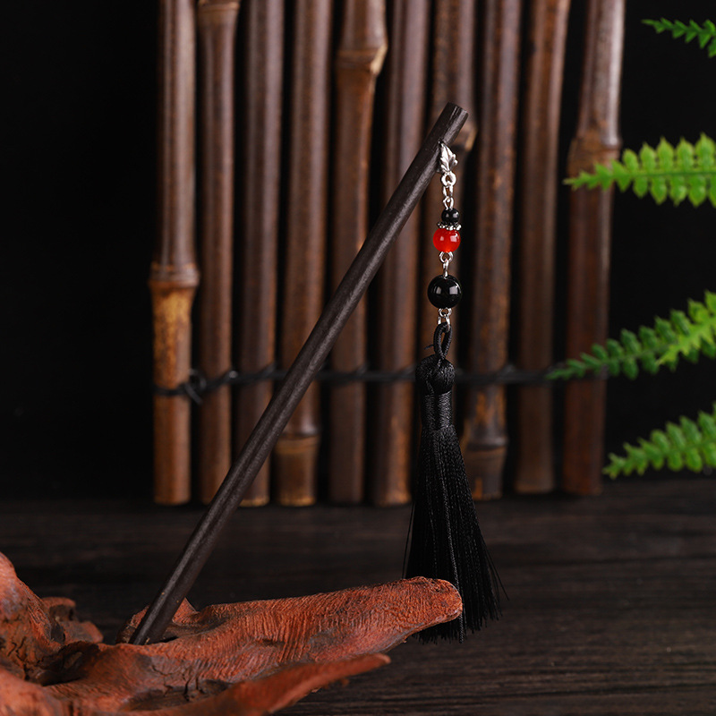 A black tassel hairpin