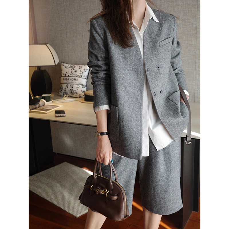 In-Stock Manufacturer Wholesale High-Quality and Stylish Suits! Belted Herringbone Suit + Mid-Length Pants, Elegant Two-Piece Set In-Stock Manufacturer Wholesale High-Quality and Stylish Suits! Belted Herringbone Suit + Mid-Length Pants, Elegant Two-Piece Set