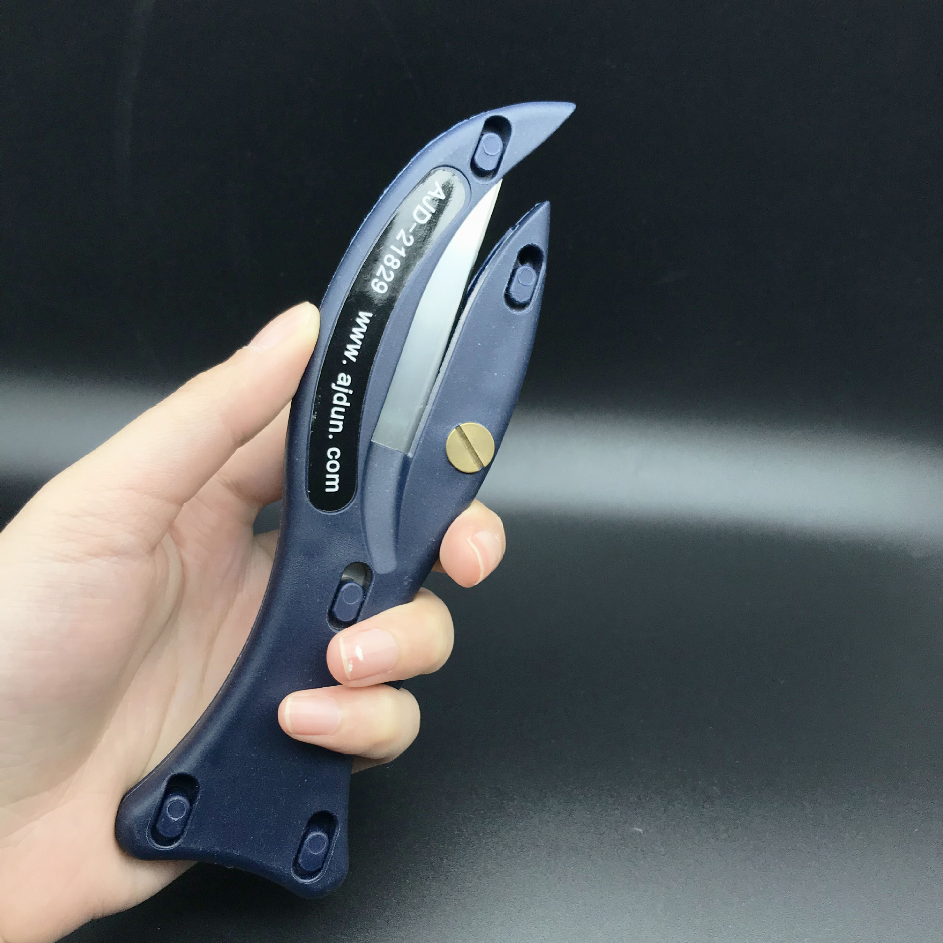 英国fish食品行业打包带缠绕膜切割刀安全开箱刀弹簧回弹刀21829