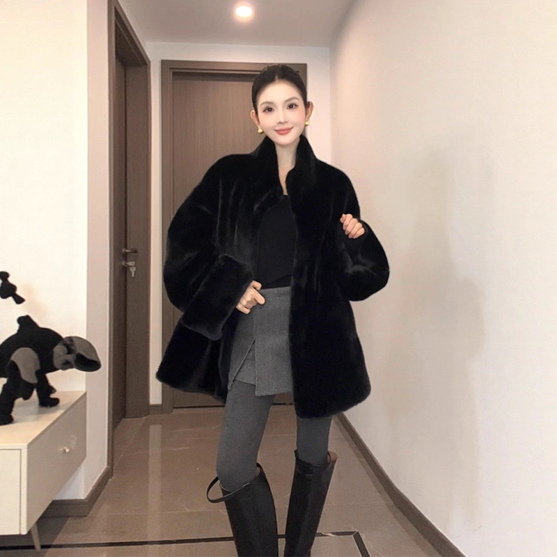 2025 New Winter Fur All-In-One Outwear for Women, Mid-Length Stand-Up Collar, Mink Velvet Fur Sleeves, Fur Outwear, Versatile