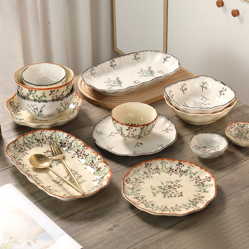 French-Style Vintage Hand-Painted Floral Ceramic Dinnerware Set with Creative Irregular Edges, Bowl and Plate Combination for Home Use, High-End Plates French-Style Vintage Hand-Painted Floral Ceramic Dinnerware Set with Creative Irregular Edges, Bowl and Plate Combination for Home Use, High-End Plates