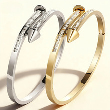 �����C �W���r�����~���_�����CŮ�荿羳���u18K����ɫ�֭h