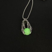 欧美不锈钢链男士霸气夜光龙爪龙珠吊坠时尚饰品男士发光项链批发