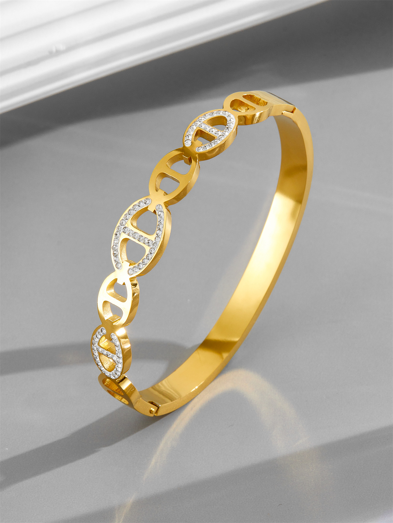 Pulseras de nariz de cerdo de alta calidad ligera y lujosa, anillo de diseño de nicho simple, pulseras de regalo para amigos, temperamento versátil.