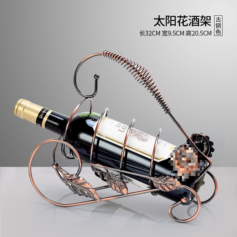 軽くて豪華な風の金色の酒の箱はワインの棚を飾ってワインの棚のワインの杯の棚を並べます。|undefined