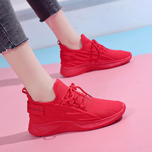 红色运动鞋女飞织网布妈妈跑步跳舞软底小红鞋透气轻便散步旅游鞋
