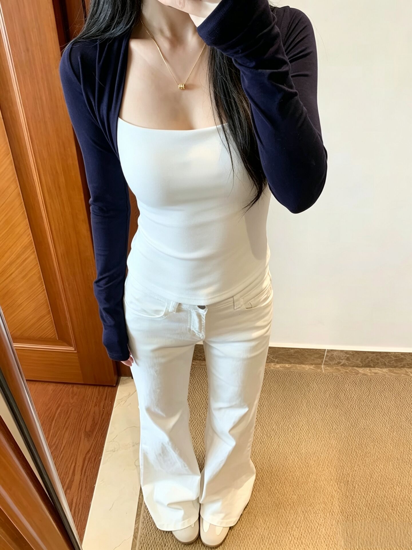 Korean-style niche square-neck design faux two-piece long-sleeve T-shirt for women, autumn and winter version, pure and alluring, slim-fit and versatile top