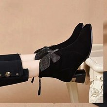 跨境粗跟尖头绒面时装靴舒适通勤百搭水钻短靴2025秋冬新款妈妈鞋