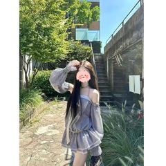 甜辣妹露肩初夏复古条纹蝴蝶结一字肩挂脖连衣裙女收腰显瘦蓬蓬裙