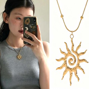 �W���羳���R�d����̫ꖵ�����Ů���Խ�ɫ�U�յ����r�к��s�i�