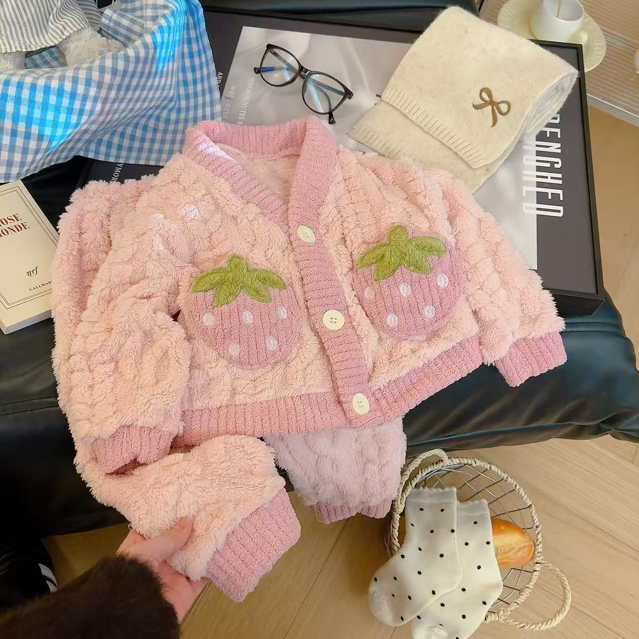 Embroidered flannel-pink strawberry