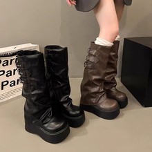 小个子厚底松糕裤管靴2025秋季新款皮带扣褶皱高筒不过膝骑士靴女