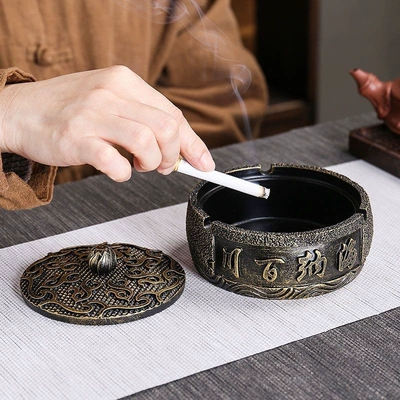 Personalized Multifunctional Ashtray, Large Retro Chinese-Style: Car ashtray