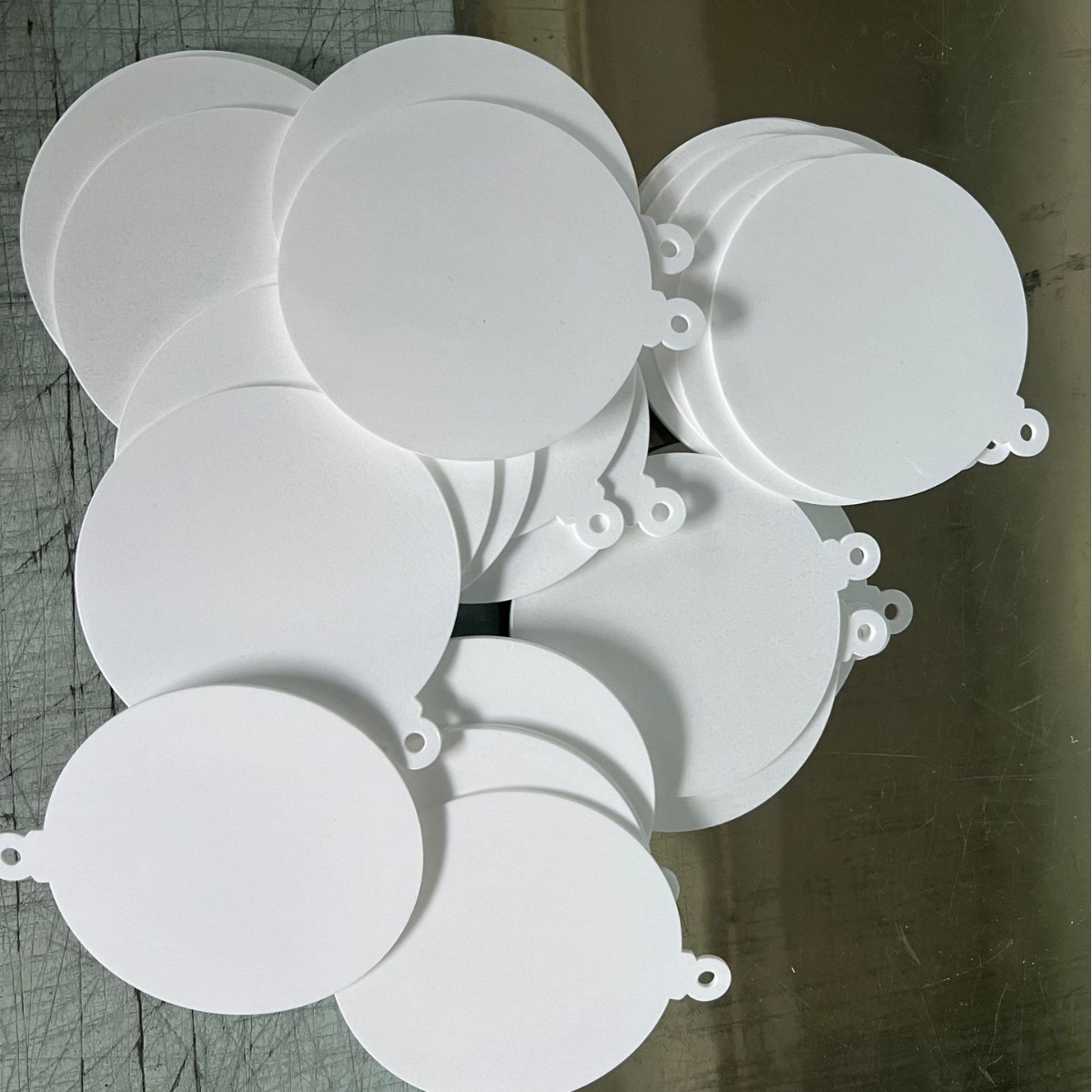 供应2mm厚瓷白色亚克力圆片空白 DIY白片带孔通用