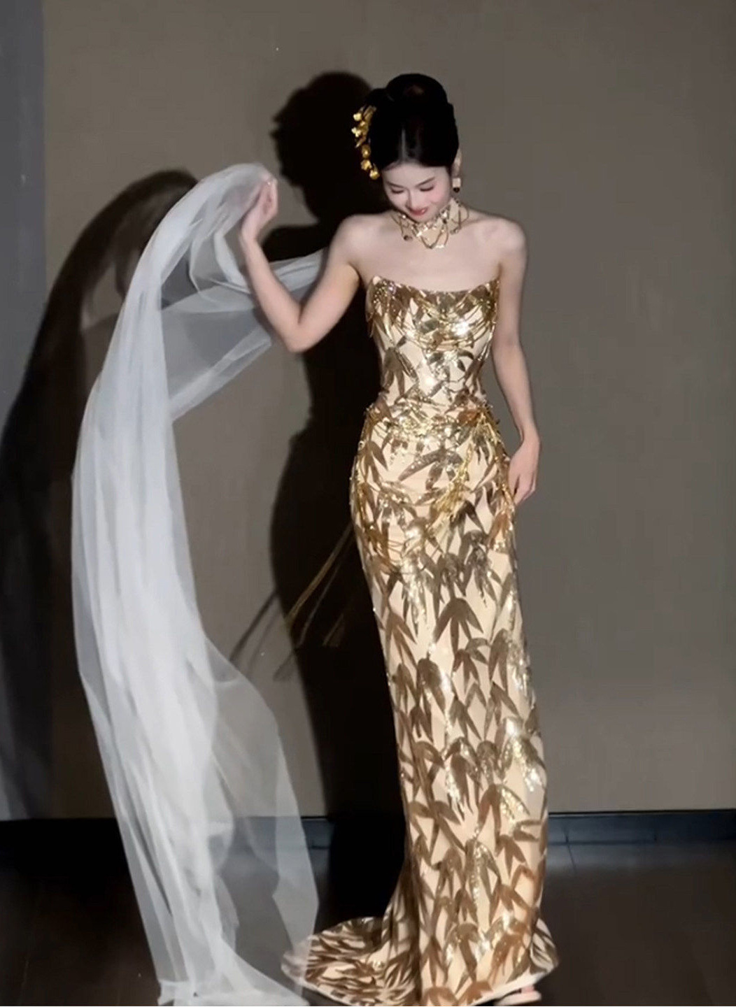 Elegant Strapless Gold Evening Gown For Weddings And Galas_voghion.com