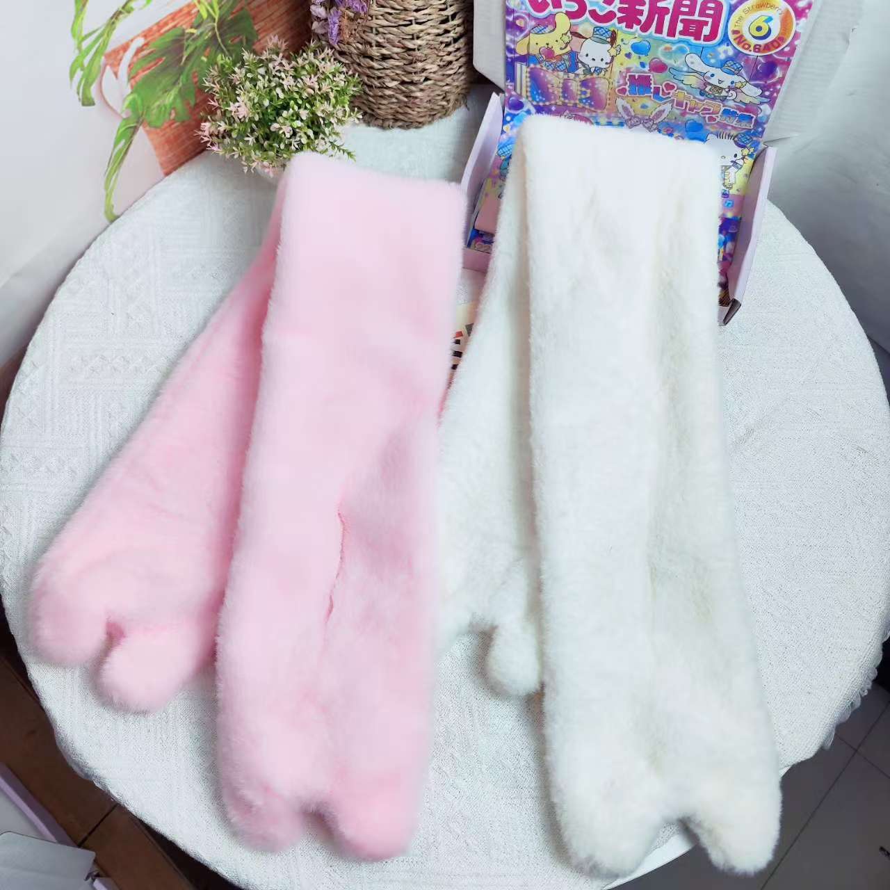 Khăn quàng cổ bốn góc màu trắng nhẹ (màu tùy chọn) / Chiều dài khoảng 85cm