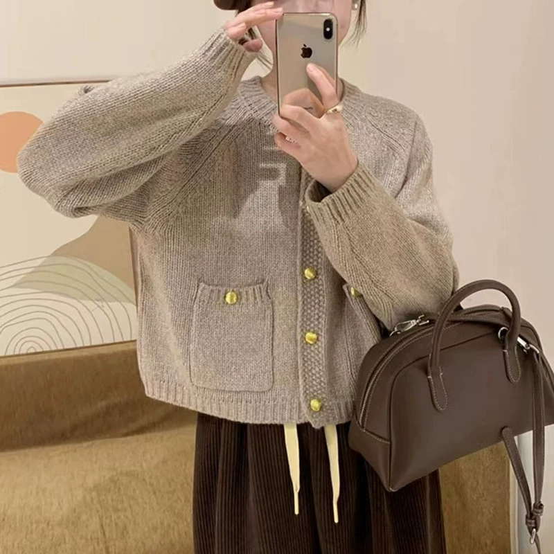 Hongtai, новинка осени/зимы, шикарный универсальный вязаный свитер во французском стиле, короткий модный кардиган с золотыми пуговицами для похудения.