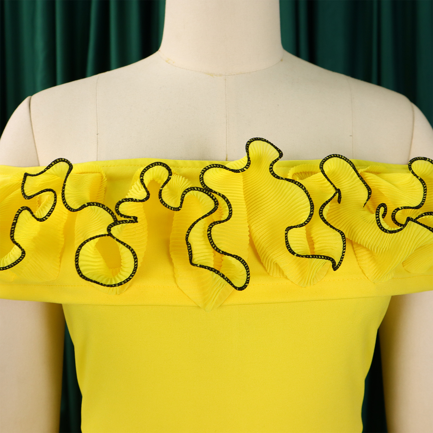 abbigliamento donna sexy attillato tinta unita monospalla arricciato spalle scoperte manica corta tuta commercio estero_voghion.com