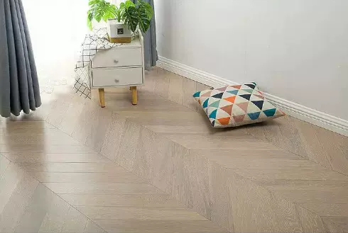 橡木 多层实木复合地板 原木奶油风 鱼骨人字拼地板