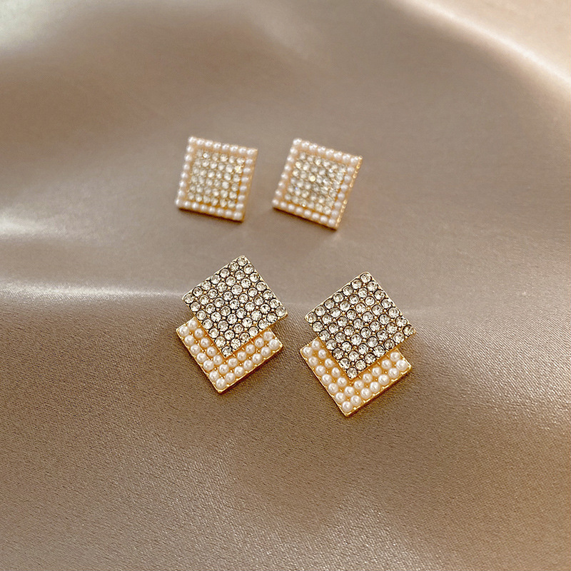 Fashion New Square Cute Pearl Simple Style Alloy Earrings display picture 2