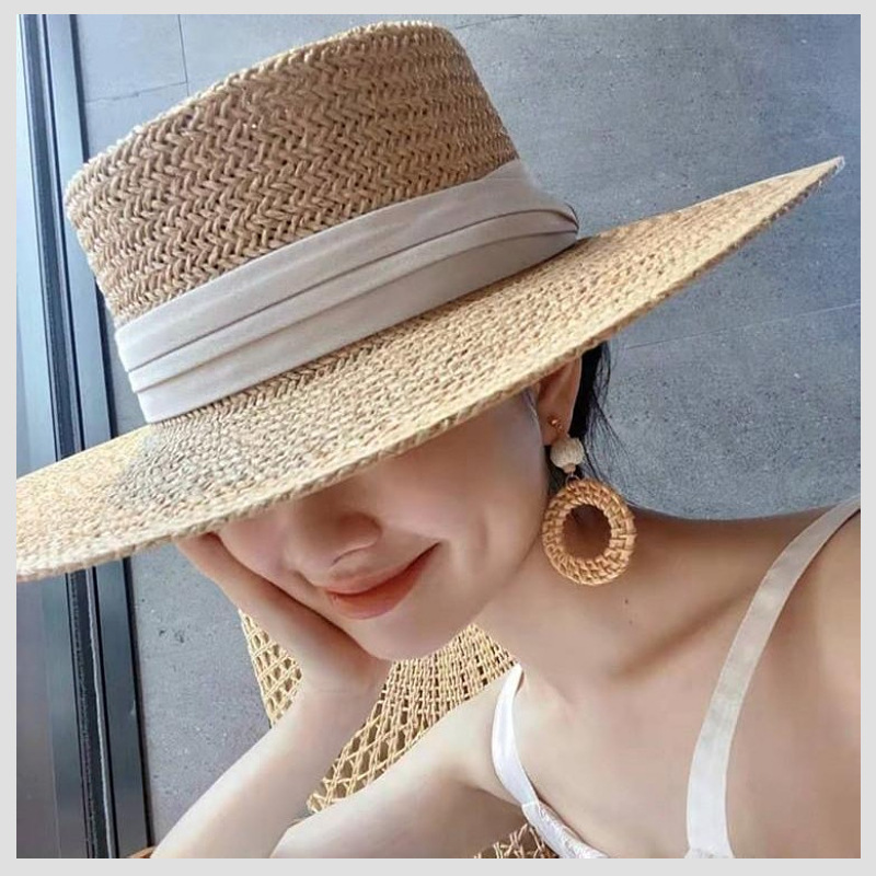 夏の海辺での休暇の女性のためのフランスの麦わら帽子日焼け止め帽子英国のレトロなフラットトップファッション麦わら帽子|undefined