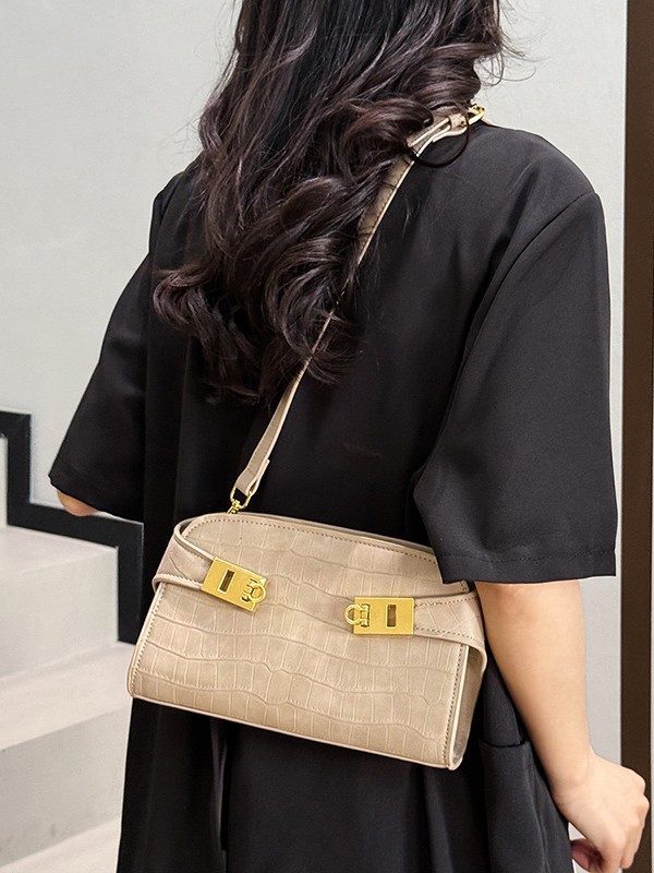 Mochila de hombro de alta textura, brazo arqueado, bolso de hebilla metálica, bolso cuadrado ligero de lujo bajo las axilas, bolso de cartero retro de nicho