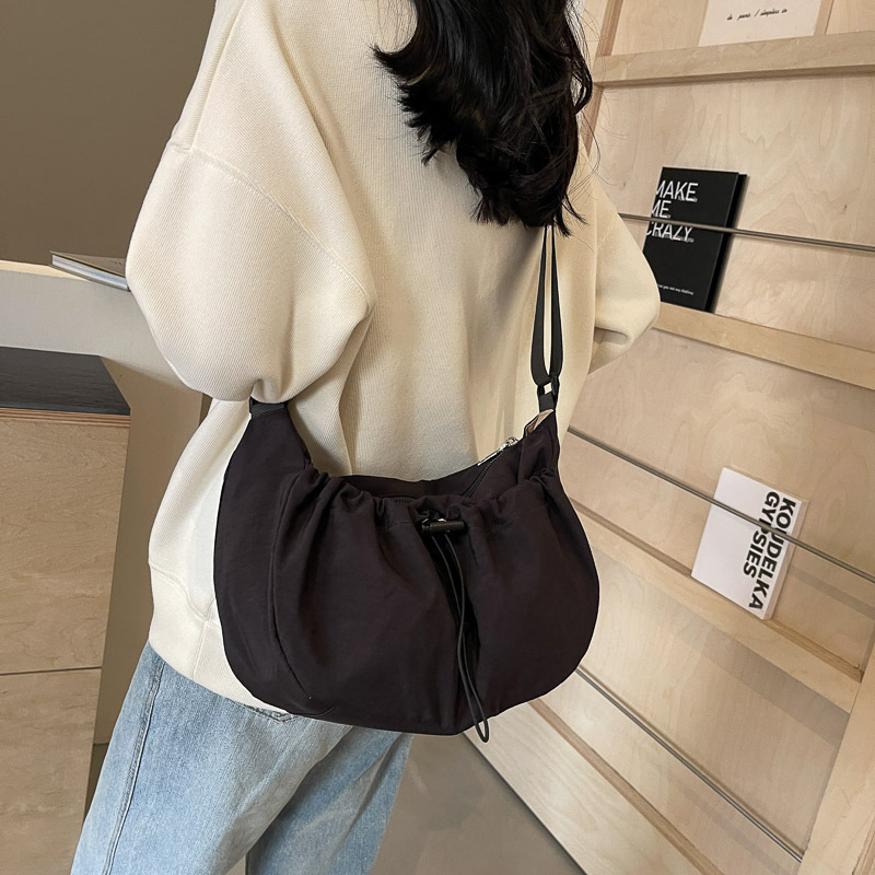 올 매치 솔리드 컬러 Ins 여성용 가방 2024 새로운 소녀 트렌디 숄더 크로스 바디 백 학생 사첼 캔버스 토트 백