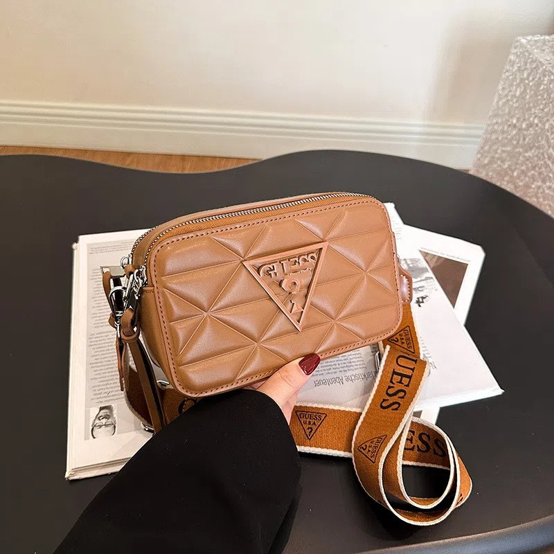 Comercio exterior transfronterizo 2024 pequeña bolsa cuadrada bolso de hombro casual del todo partido de las mujeres bolsa de mensajero moda rombo correa de hombro ancha bolso de la cámara