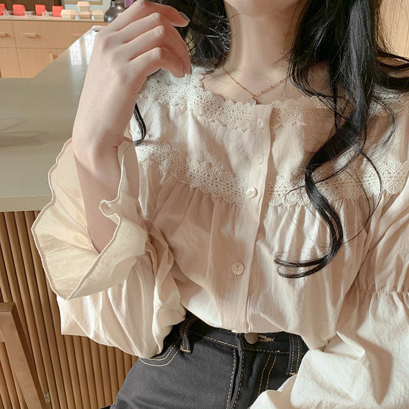 2021 Spring and Autumn Retro Niche Light Mature Wind Square Collar Lace Lace Base Shirt Top Long Sleeve Shirt Women