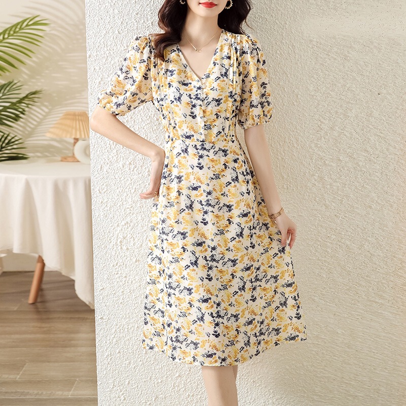 SQB482176MG spring and summer are so beautiful ~ small fresh broken flowers are blooming mulberry silk bubble sleeve Korean dress