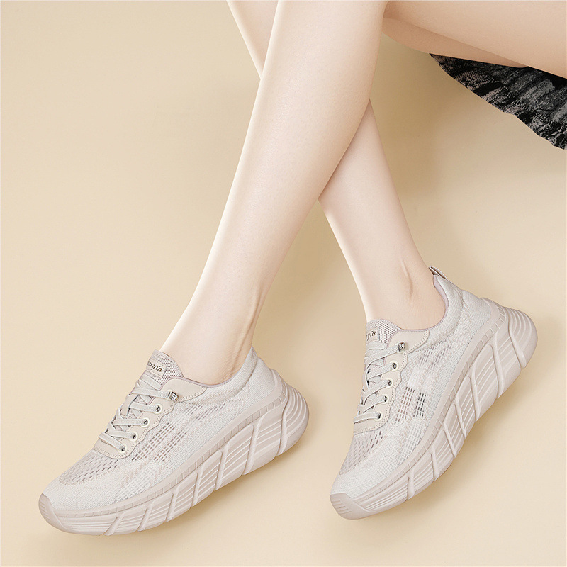 Lightweight Women's Sneakers with Low-Top Design, Niche Style, Thick Soles, Breathable, Versatile Casual Dad Shoes for Women in 2026 Lightweight Women's Sneakers with Low-Top Design, Niche Style, Thick Soles, Breathable, Versatile Casual Dad Shoes for Women in 2026
