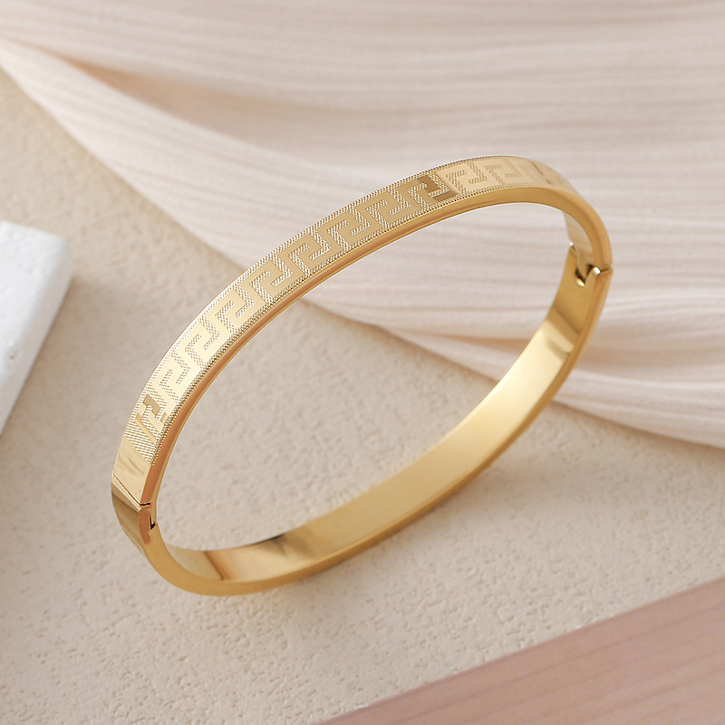 Cross-Border New Stainless Steel Frosted Great Wall Bracelet Buckle Pattern Non-Fading Titanium Steel Bracelet European and American Accessories Wholesale