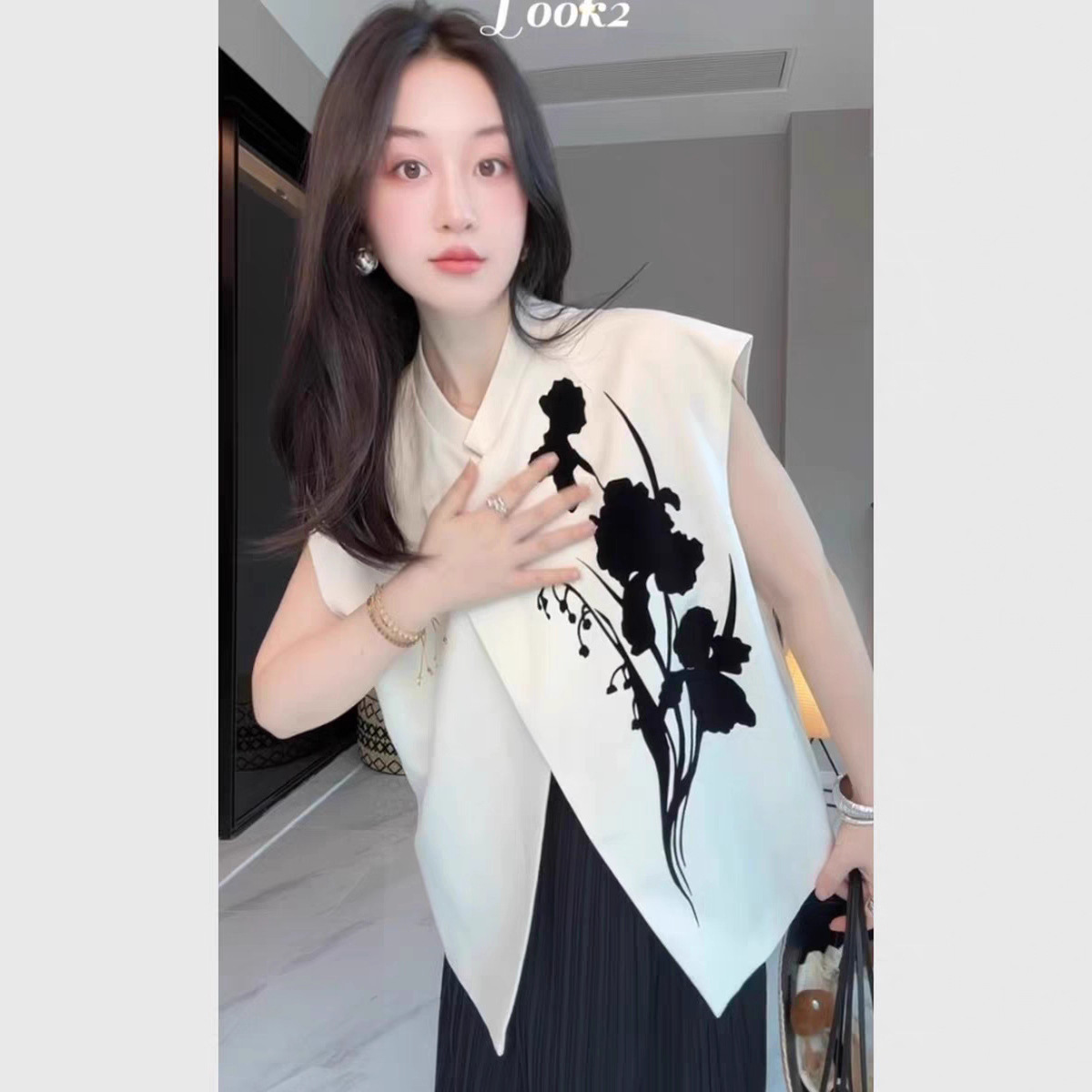 New Chinese Style White Printed Vest Jacket for Women Summer Thin 2025 New Style Super Nice Elegant Sleeveless Top