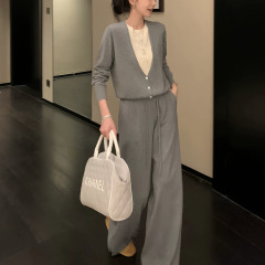 偽の2つのニットの女性の秋の新型の怠惰な風のカーディガンのセーターのゆったりしたレトロな長袖の上着