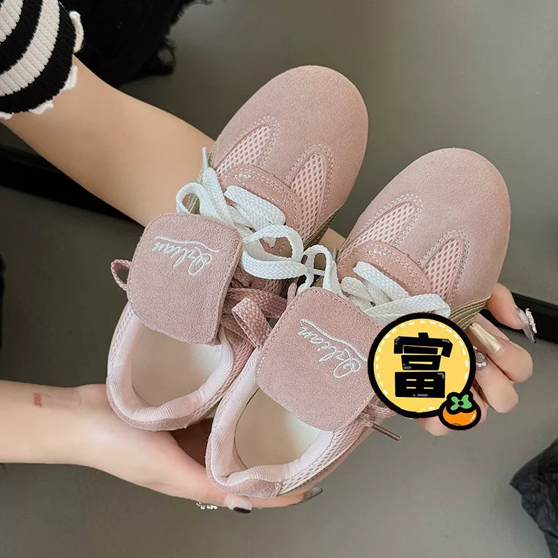 Universal retro footwear, summer sneakers, sports shoes, soft sole