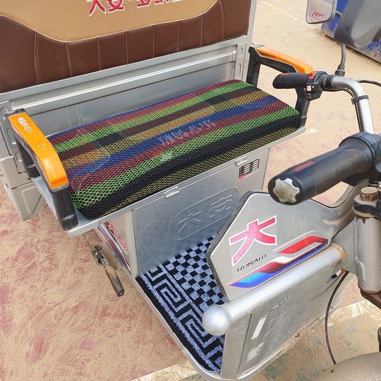Electric tricycle seat cushion cover four seasons universal double-layer thickened sunscreen breathable pull goods battery car heat insulation seat cushion cover