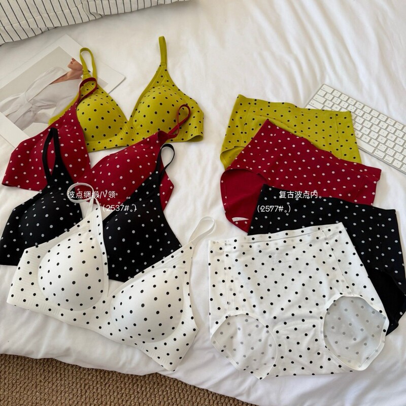 Factory Retro Polka Dot Sweet Lingerie for Women, Pearlescent V-Neck Push-Up Sexy Slim-Fit Seamless Backless Bra Factory Retro Polka Dot Sweet Lingerie for Women, Pearlescent V-Neck Push-Up Sexy Slim-Fit Seamless Backless Bra