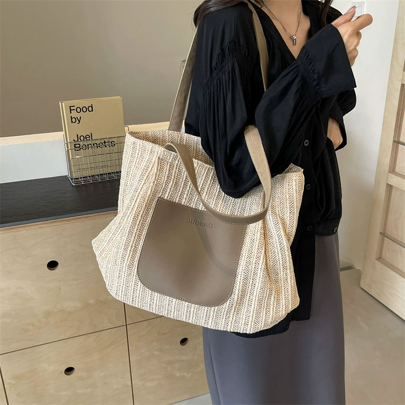 Fashionable straw beach capacious one-shoulder bag