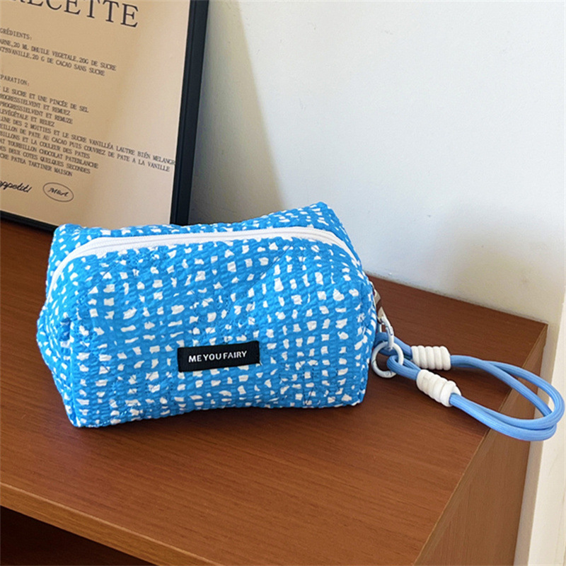 Ins甘い少女ぬいぐるみ大容量かわいい化粧品収納バッグ携帯旅行収納袋旅行洗面