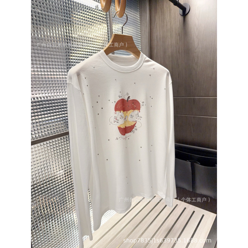 Heat-Pressed Rhinestone Apple Carousel Print Sun Protection Shirt, Loose and Casual Style, Versatile Long-Sleeve T-Shirt with Hidden Hem Heat-Pressed Rhinestone Apple Carousel Print Sun Protection Shirt, Loose and Casual Style, Versatile Long-Sleeve T-Shirt with Hidden Hem