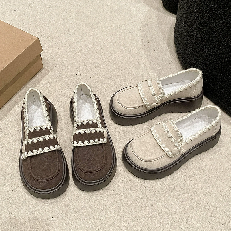 Модные супер огненные ретро круглые туфли на большой подошве маленькие кожаные туфли женские 2025 новые весна и осень