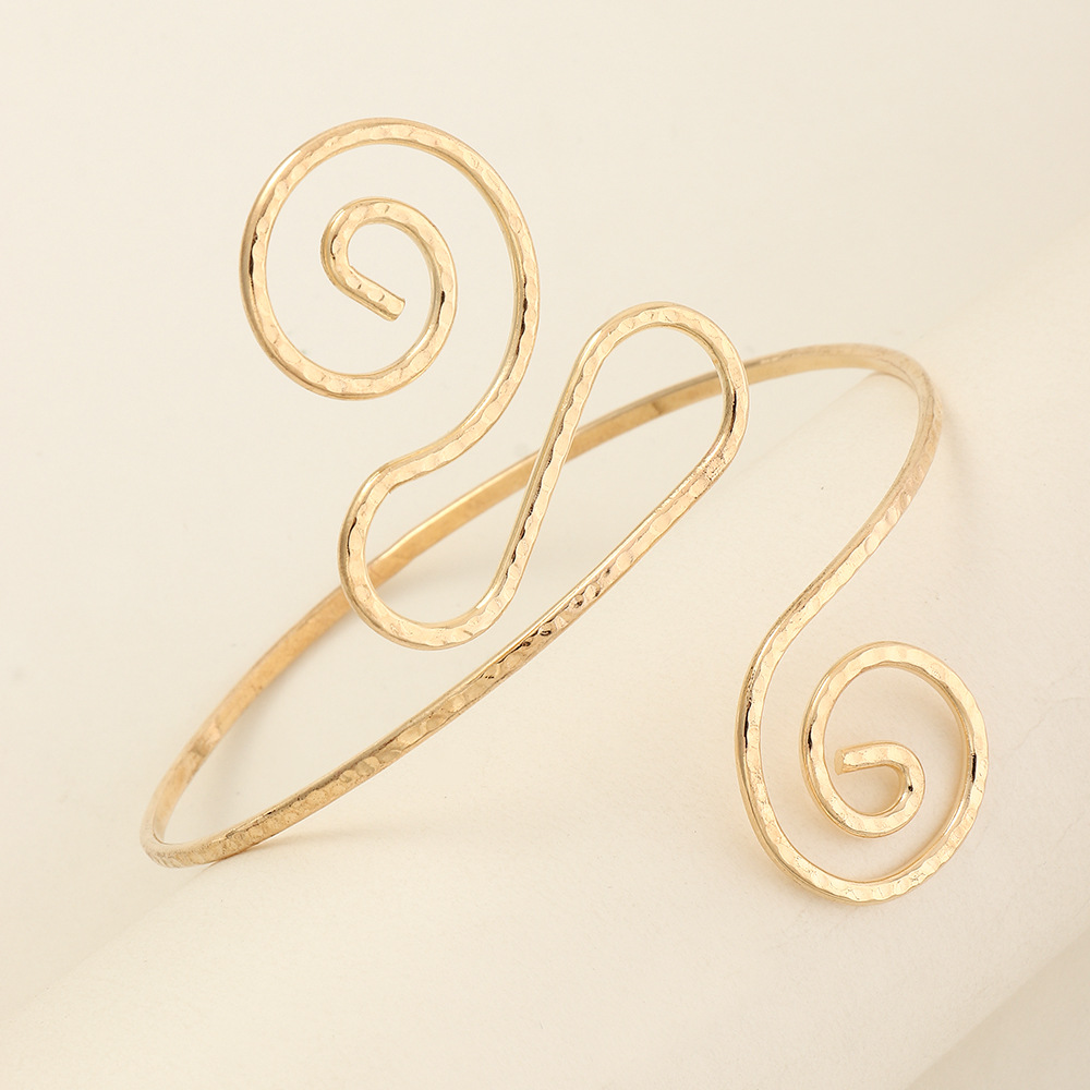 24g Weight Alloy Pendant Material No Inlaid Inlay Material arm bracelet Classification Alloy Chain Material Anniversary, Business, Travel Occasion Alloy Material Geometric Pattern All Seasons Season Women'S Gender Fashion Style Fashion Hollow Geometric Pattern Butterfly Leaf Alloy Bracelet 16