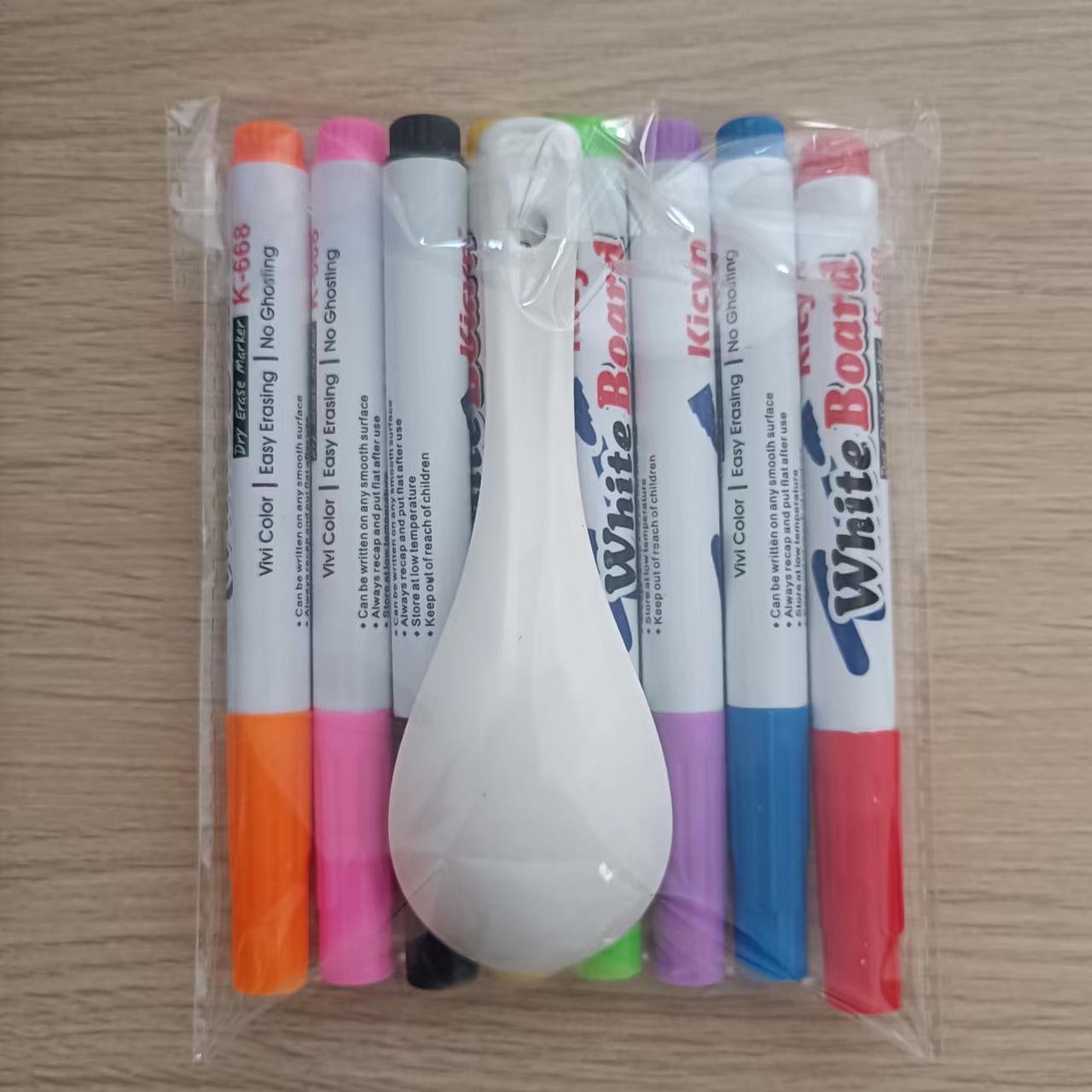 Tik Tok Pluma flotante del mismo estilo a base de agua, protección del medio ambiente, pluma de pizarra blanca lavable y lavable, pluma flotante de dibujo en agua de rompecabezas para niños