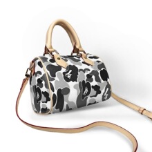 Tiktok热卖黑白迷彩图案印花PU包独立站一件代发女士手提枕头包