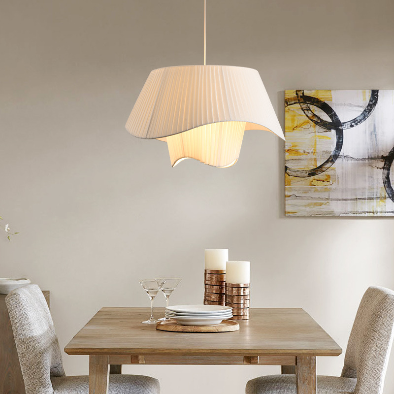 Araña de estilo francés nórdico ins diseño salón dormitorio principal lámparas retro B & B restaurante crema estilo tela moderna simple
