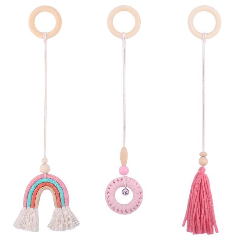Suministros para bebés de dibujos animados Arco Iris colgante de tres piezas de los niños de educación temprana hecha a mano tejida sonajero juguete Decoración