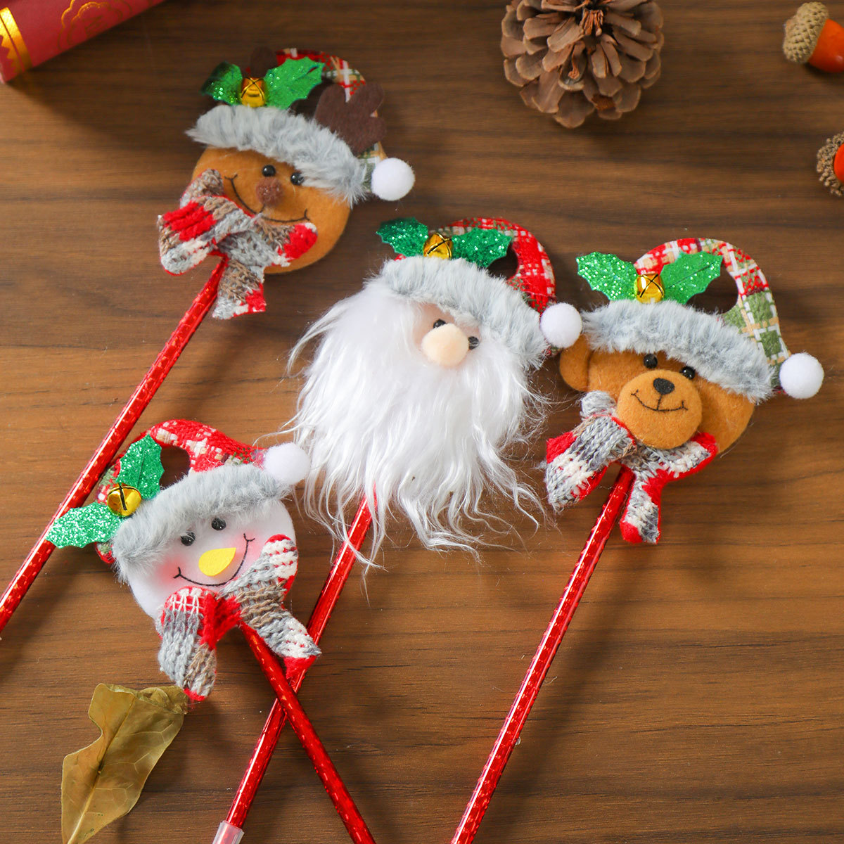 Navidad pequeño regalo de dibujos animados muñeca bolígrafo con pulverización para niños de Navidad premios de estudiantes