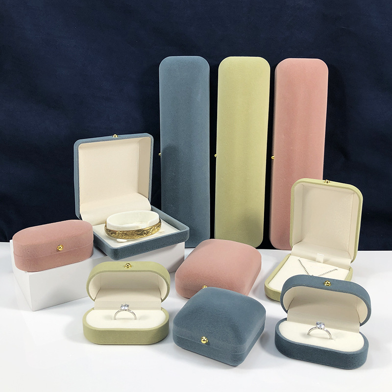 Wholesale Pearl Velvet Cloth Flocked Jewelry Box with Gold Buckle for Ring, Earrings, Jewelry, Wedding Packaging Jewelry Box Wholesale Pearl Velvet Cloth Flocked Jewelry Box with Gold Buckle for Ring, Earrings, Jewelry, Wedding Packaging Jewelry Box