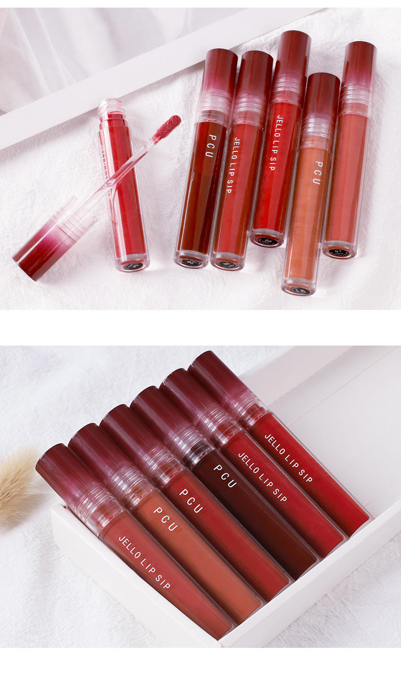 PCU Inner Drama Mirror Water Gloss Lip Gloss forms a long-lasting film without fading, providing a moist feel. It's a popular lip gloss undefined