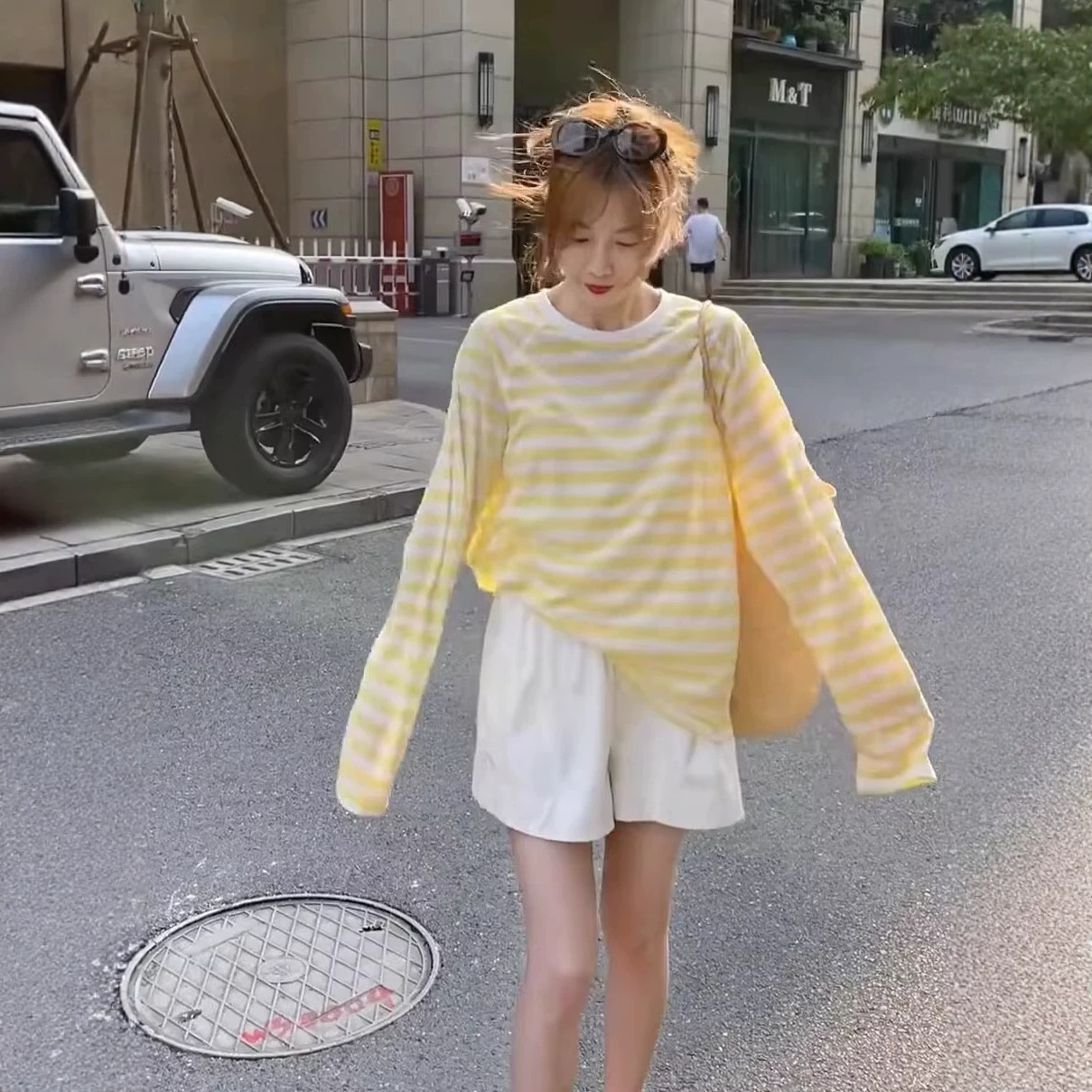 Áo thun nữ tay dài sọc màu phối cổ tròn dáng rộng chống nắng — sọc xanh chi tiết 2